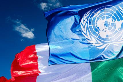 UN and Italian flags